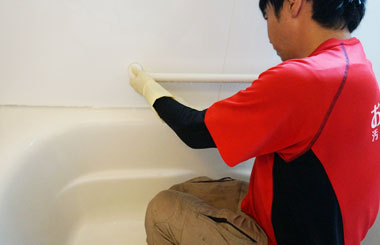 浴室のカビは定期的に清掃することで清潔が保たれます