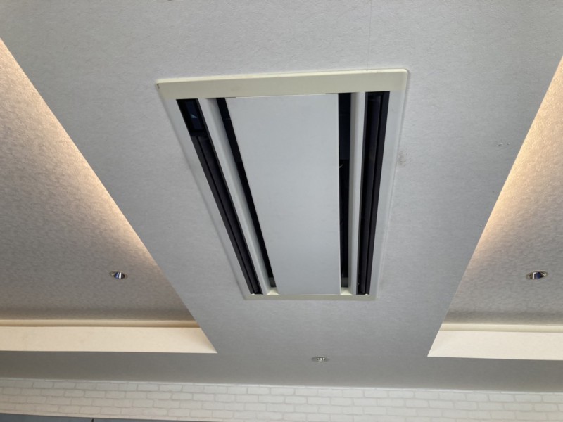 天井埋め込み式エアコン